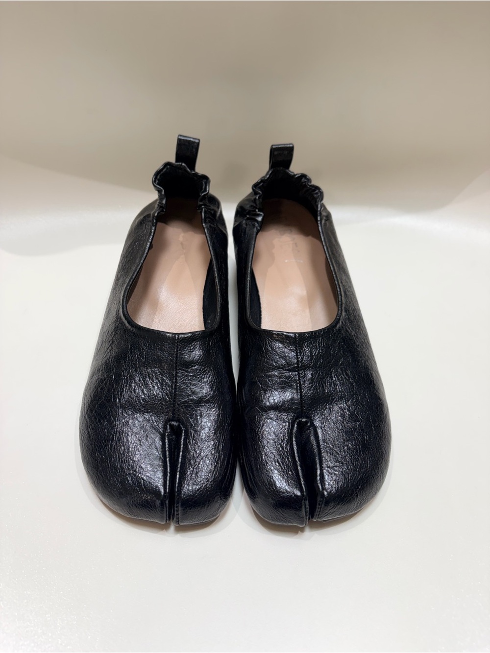Women's Black Split-Toe tabi Leather Slip-On Flats